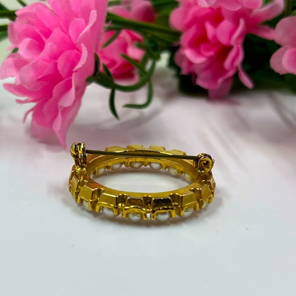 Pearl Wreath Minimalist Vintage Brooch - Picture 3 of 5